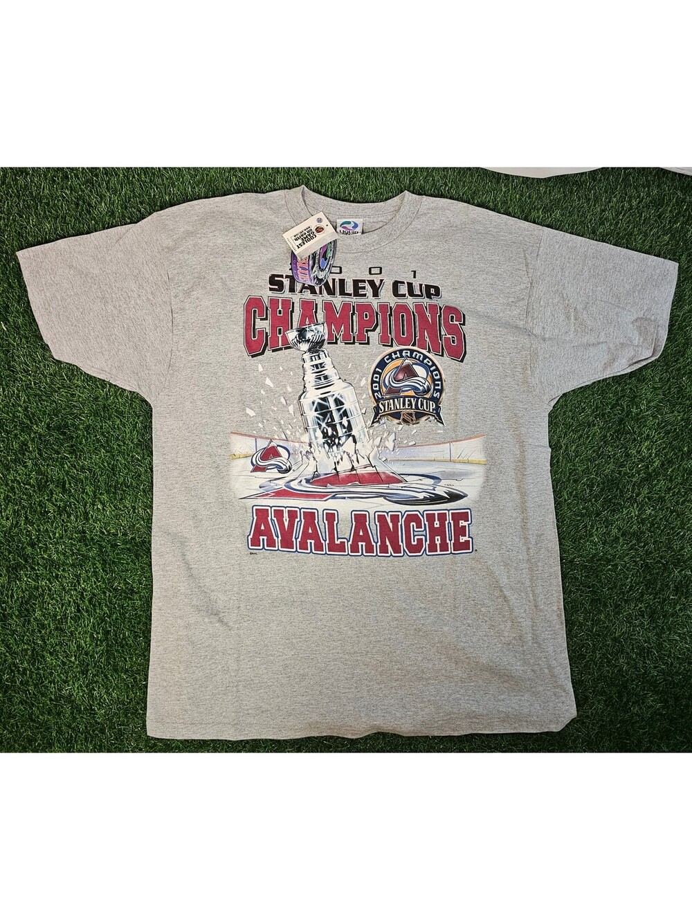 NWT Liquid Blue 2001 Stanley Cup Champions Colorado Avalanche T-Shirt XXL Y2K